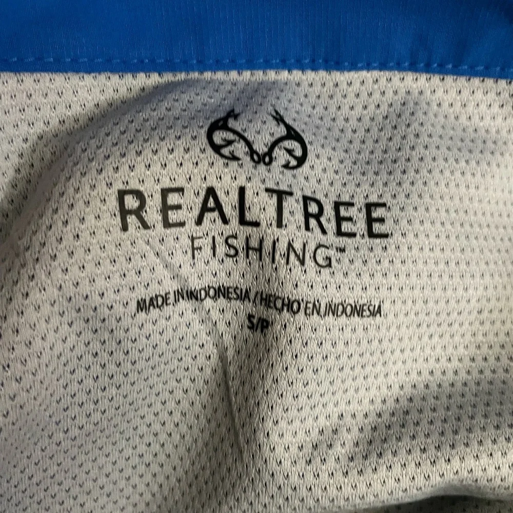 Realtree Fishing Shirt SZ - S - Picture 3 of 4